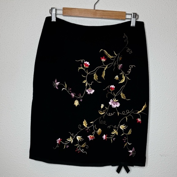 Rickie Freeman for Teri Jon black embroidered wool lined skirt & sweater set. - Picture 4 of 9